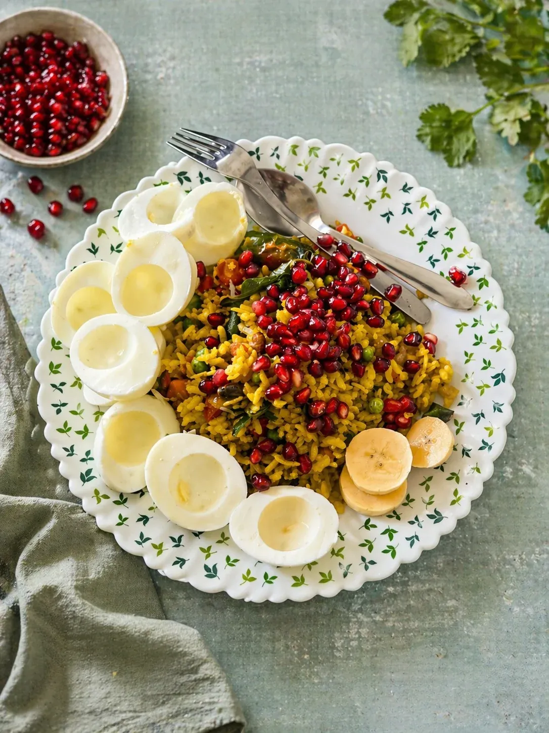 Poha Bowl with Pomegranate, Eggs & Banana